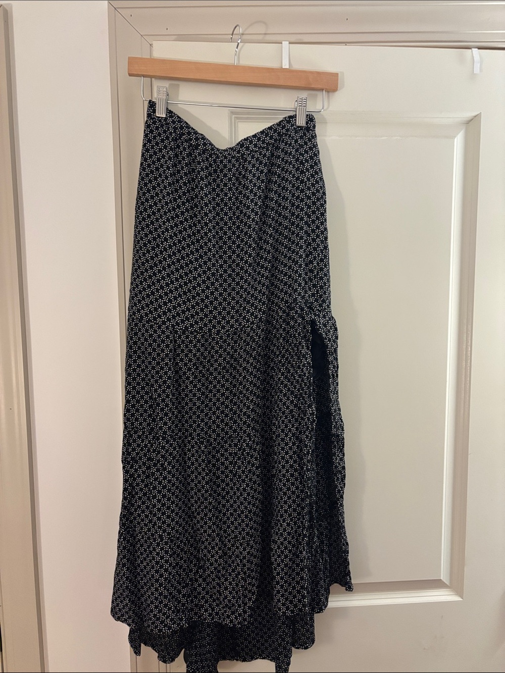 Abercrombie & Fitch Black Patterned Slit Maxi Skirt